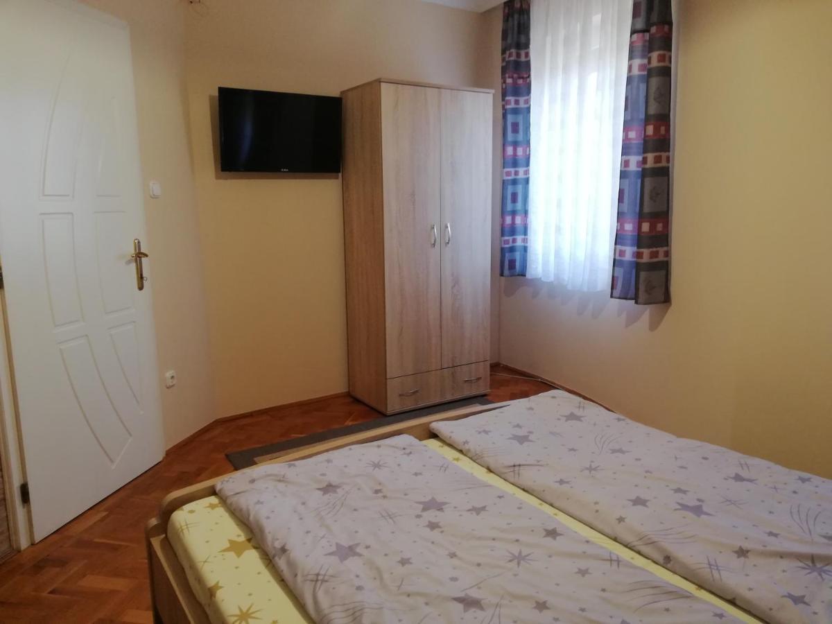 Imola Es Andrea Apartmanhaz Хайдусобосло Экстерьер фото