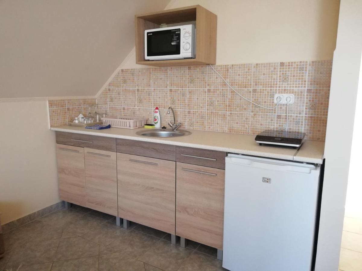 Imola Es Andrea Apartmanhaz Хайдусобосло Экстерьер фото