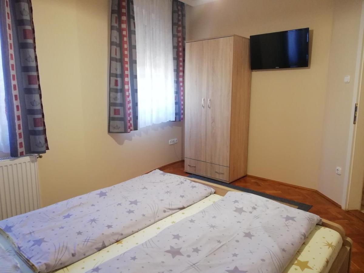 Imola Es Andrea Apartmanhaz Хайдусобосло Экстерьер фото