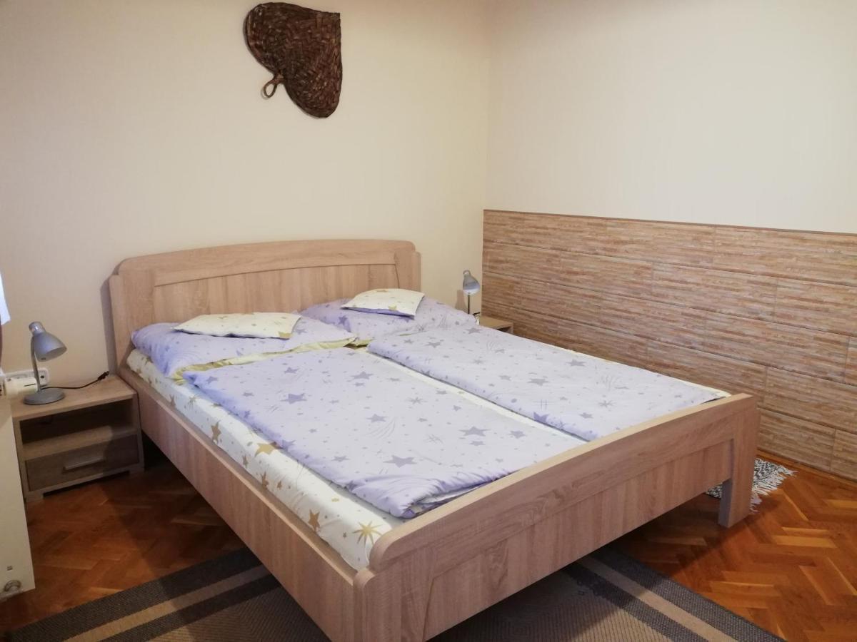 Imola Es Andrea Apartmanhaz Хайдусобосло Экстерьер фото