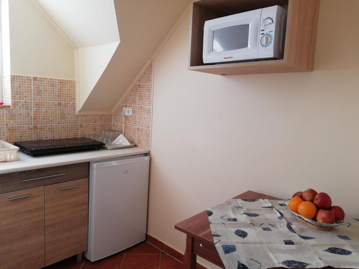 Imola Es Andrea Apartmanhaz Хайдусобосло Экстерьер фото