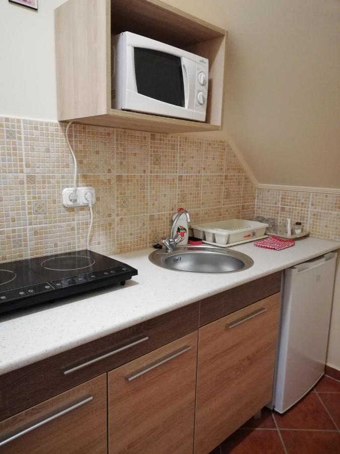 Imola Es Andrea Apartmanhaz Хайдусобосло Экстерьер фото