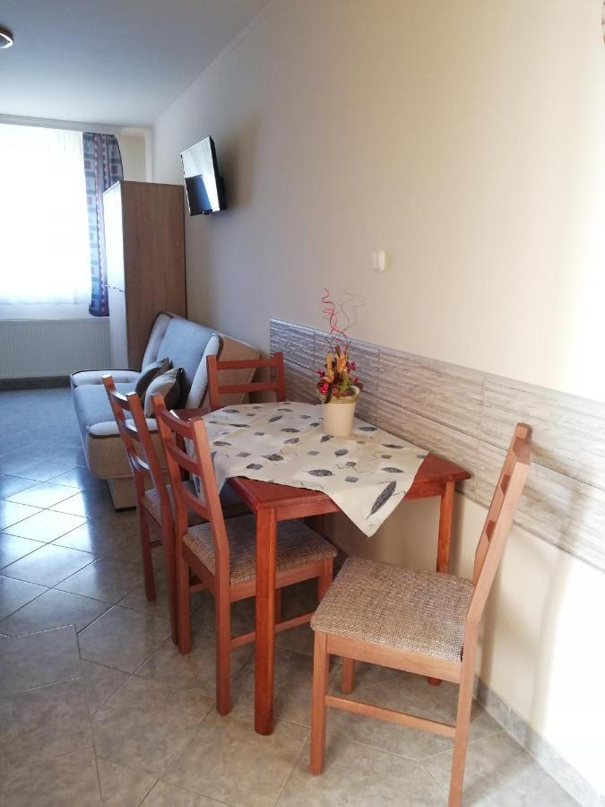 Imola Es Andrea Apartmanhaz Хайдусобосло Экстерьер фото