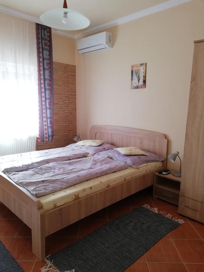 Imola Es Andrea Apartmanhaz Хайдусобосло Экстерьер фото