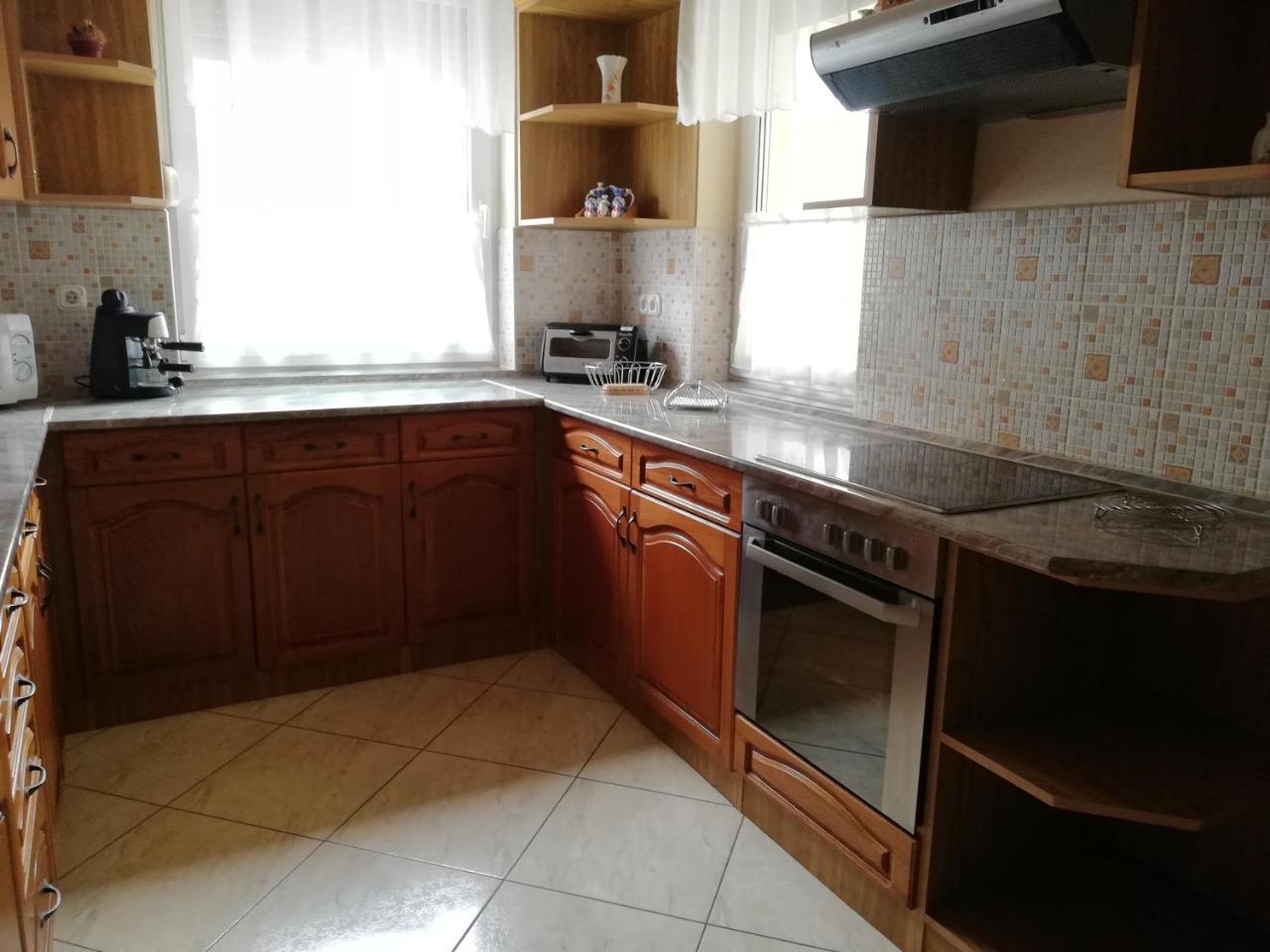 Imola Es Andrea Apartmanhaz Хайдусобосло Экстерьер фото